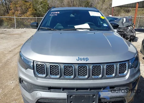 2024 Jeep Compass Latitude z USA, uszkodzony, nr VIN 3C4NJDBN4RT603696